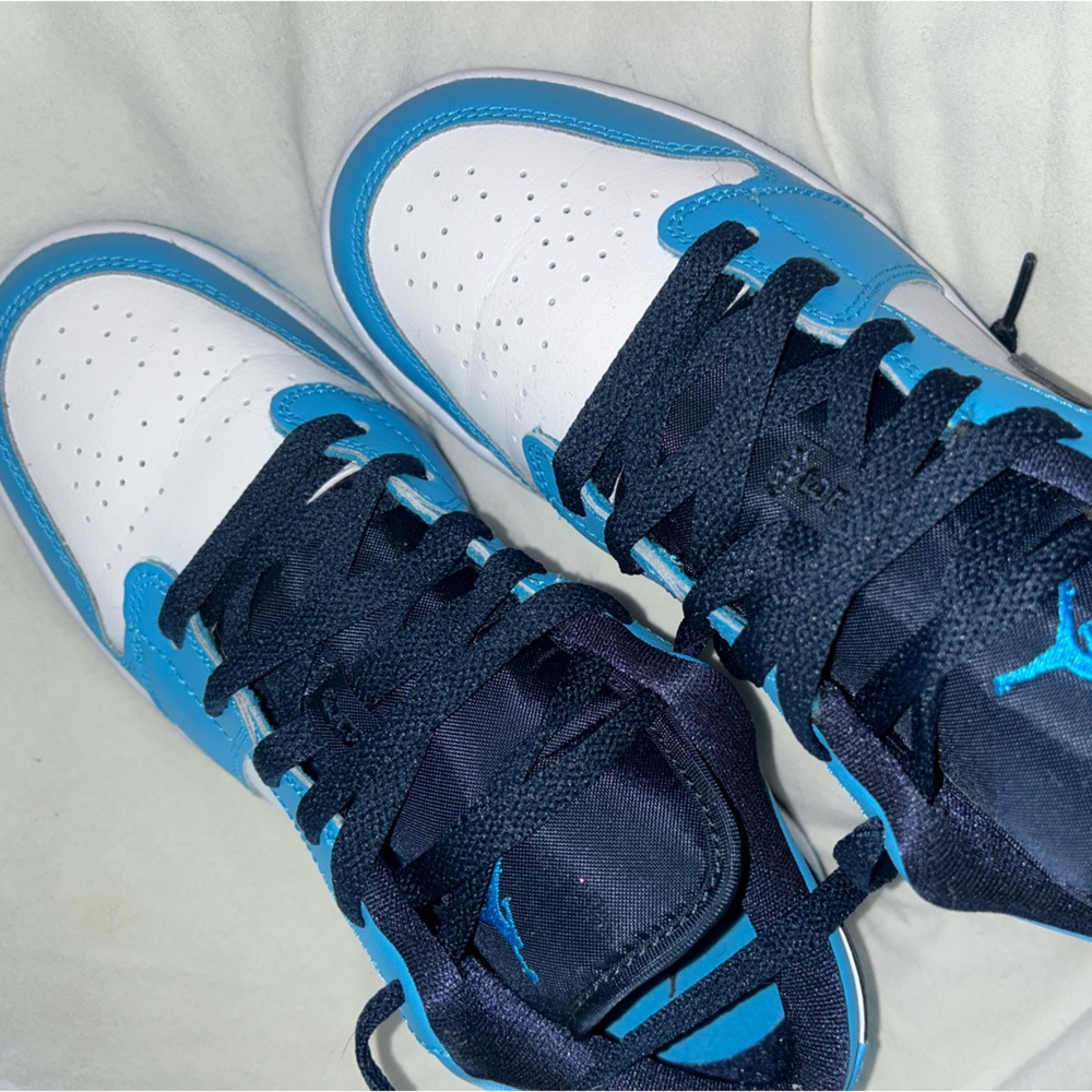 Air Jordan 1 Low Powder Blue LIKE NEW - Picture 9 of 11
